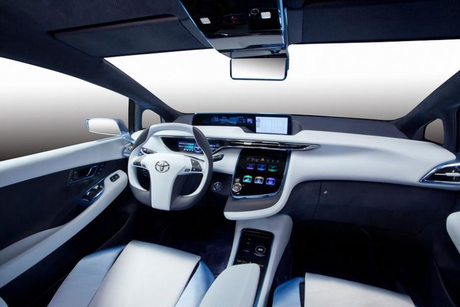  Toyota FCV-R Concept 2011 года  (фото 3 из 6)